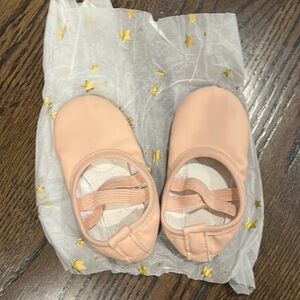 Stelle toddler ballet shoes 🩰 size 6 ballet pink